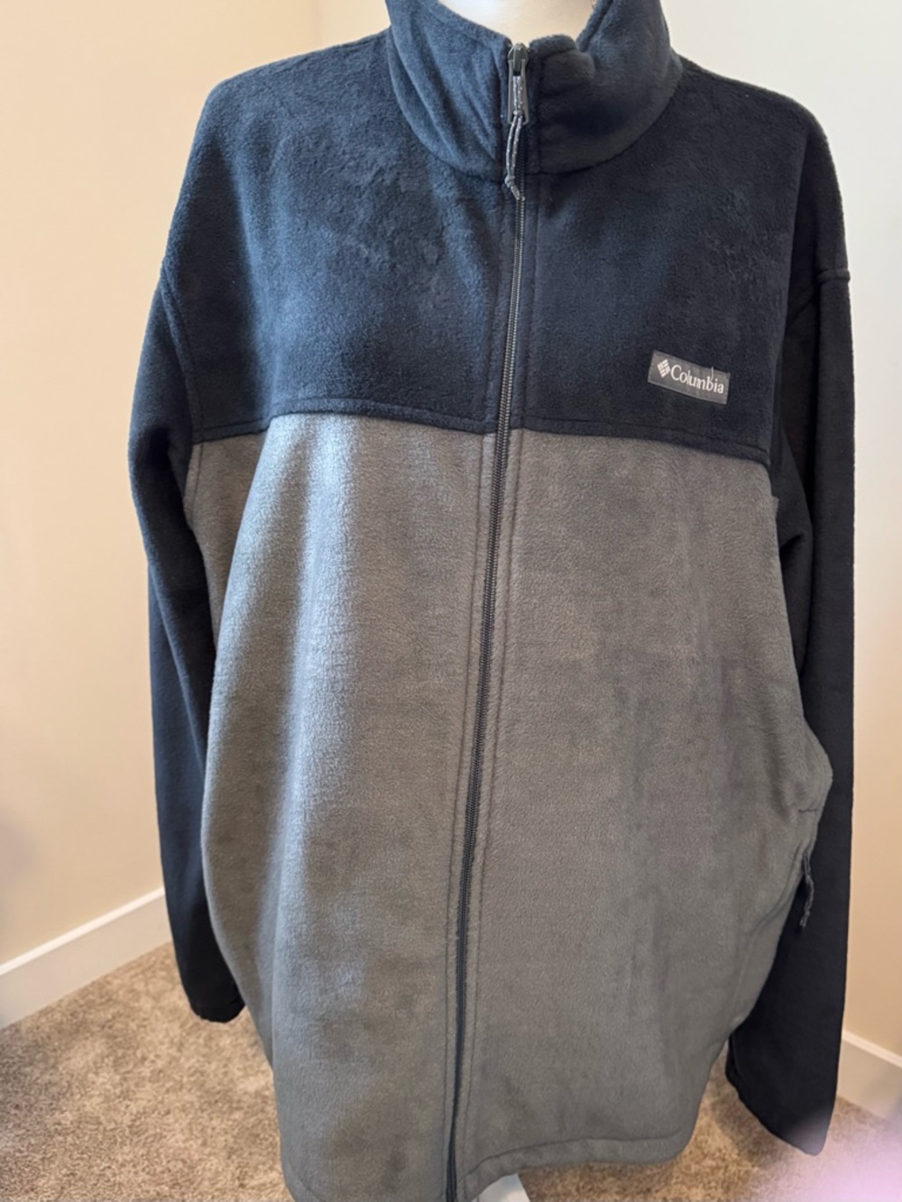 Columbia Two-Tone Fleece Jacket in Charcoal & Gray